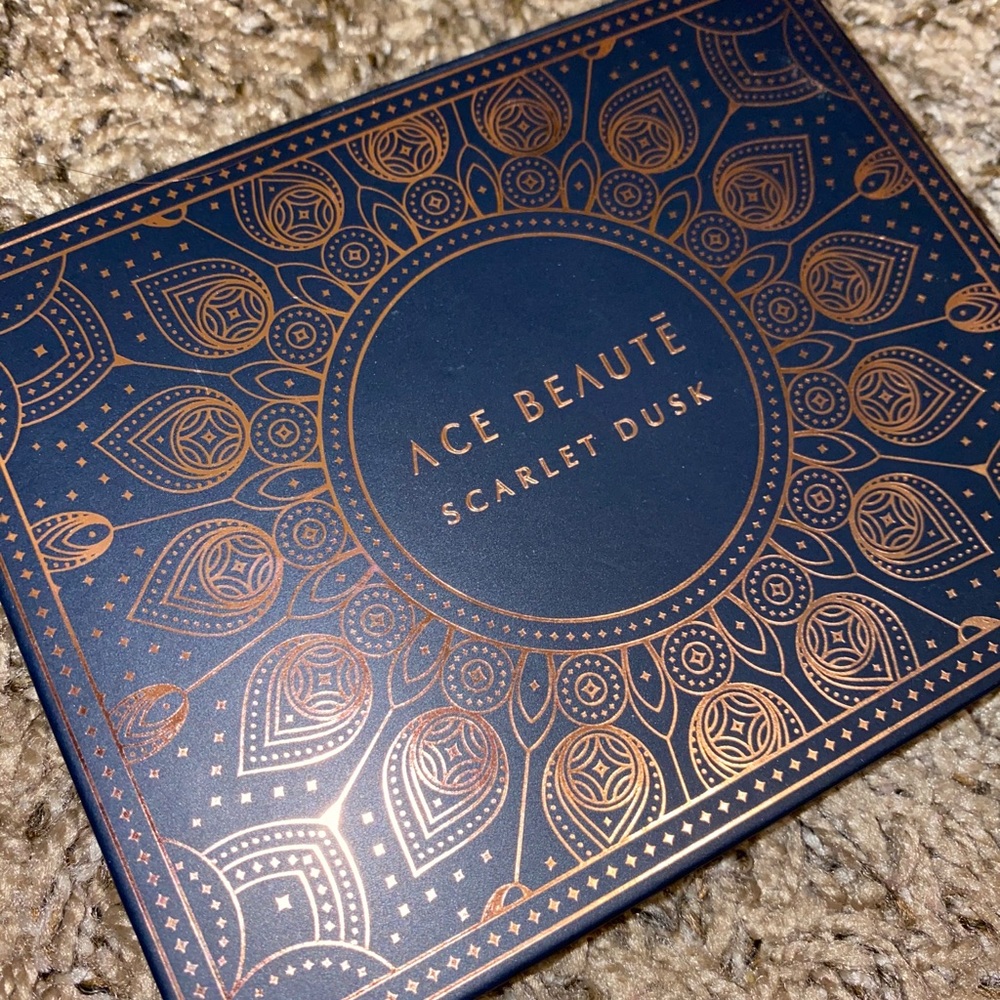 Ace beaute scarlet dusk pallet